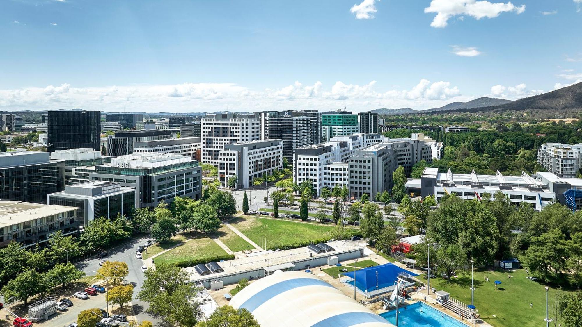 Meriton Suites Κανμπέρα Εξωτερικό φωτογραφία Aerial view of the campus