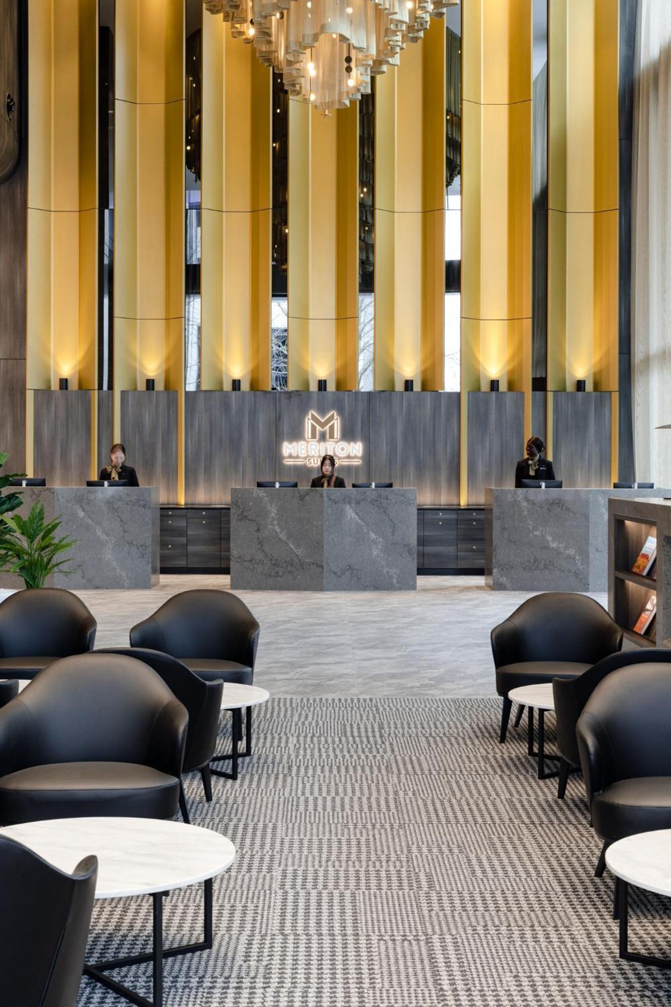 Meriton Suites Κανμπέρα Εξωτερικό φωτογραφία The lobby of the hotel