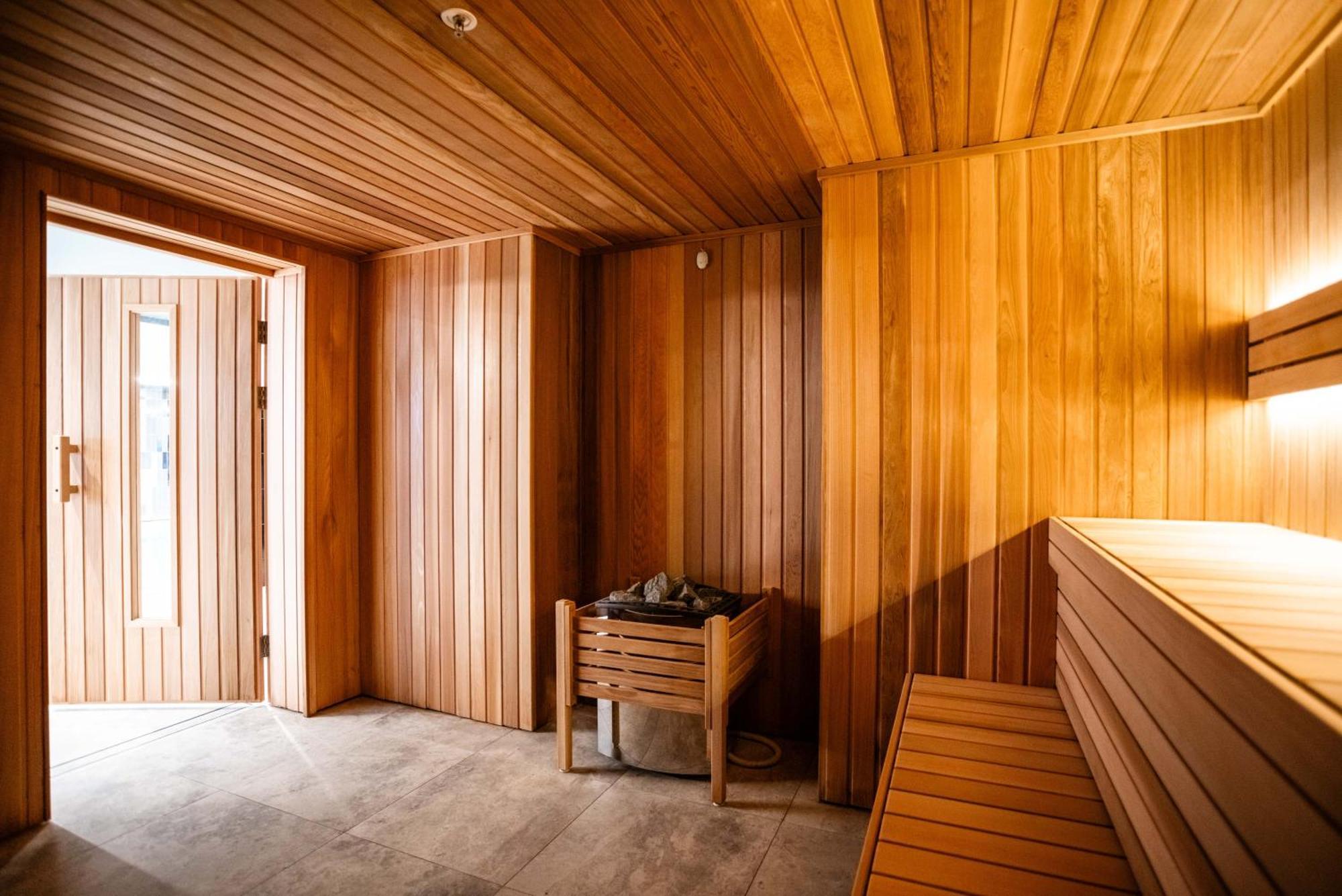 Meriton Suites Κανμπέρα Εξωτερικό φωτογραφία A Finnish sauna