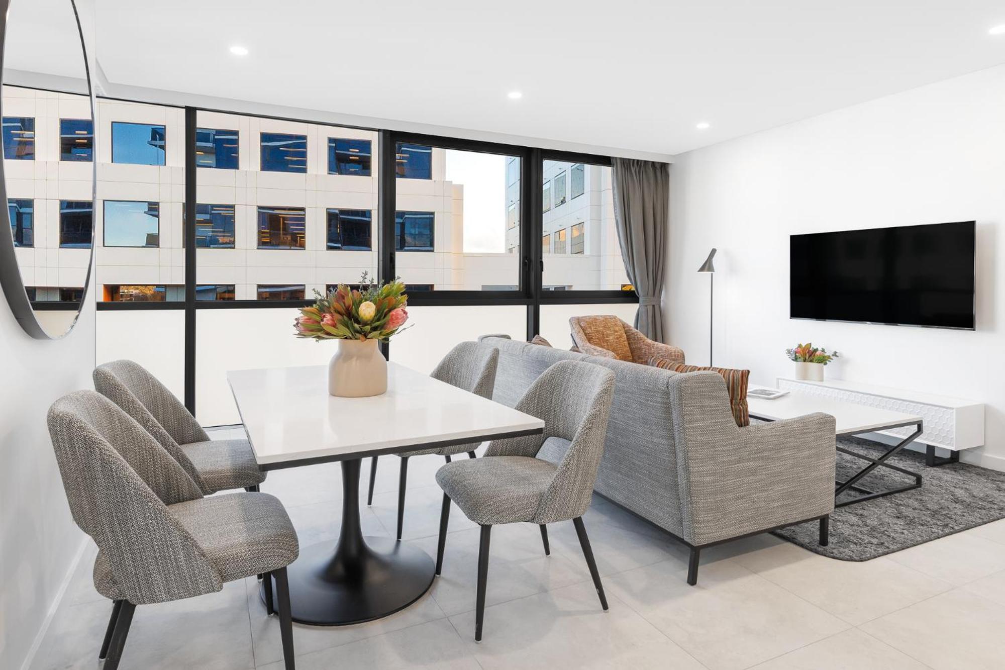 Meriton Suites Κανμπέρα Εξωτερικό φωτογραφία A staged apartment