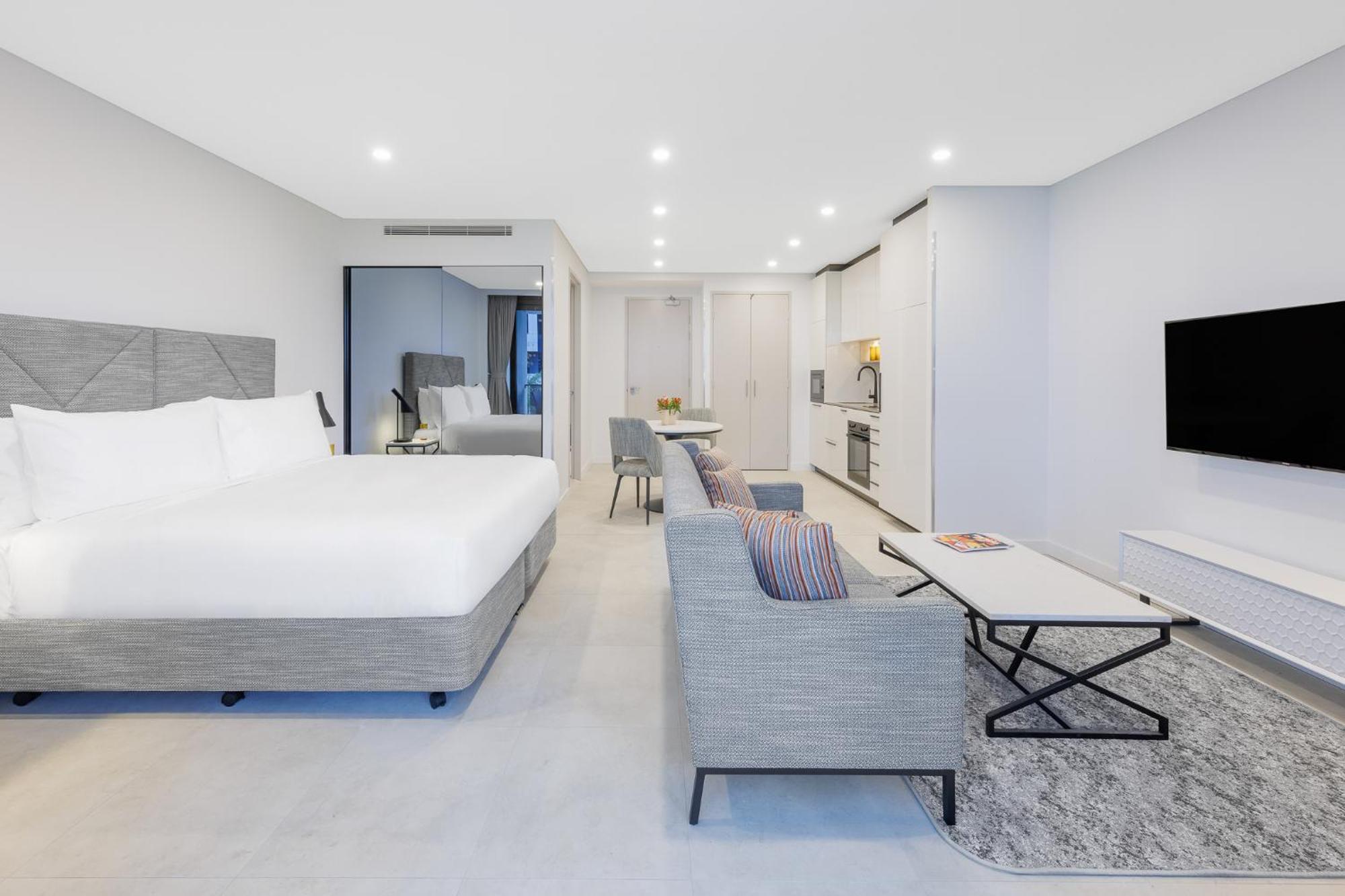 Meriton Suites Κανμπέρα Εξωτερικό φωτογραφία Studio apartment